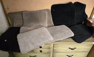 lot 236 image: Car Floor Mat 2 Sets Blue & Beige and 1 set of Fronts