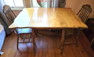 lot 62 image: Drop Leaf Table With 2 Chairs