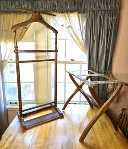 lot 254 image: Clothing Rack & Luggage Holding Rack