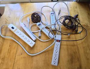 lot 256 image: Power & Extension Cords