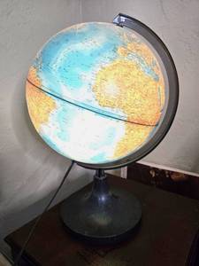 lot 269 image: Lited Globe