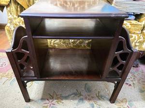 lot 272 image: Vintage Magazine & Book Rack