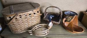 lot 284 image: Unique Basket Collection