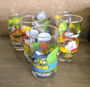lot 11 image: Vintage McDonalds Charlie BrownCamp Snoopy Glass Collection