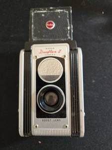 lot 27 image: Vintage Kodak Duaflex II Camera