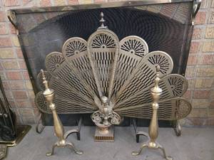 lot 10 image: Beautiful Brass Fireplace Screen