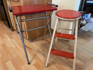 lot 281 image: Vintage Folding Metal Tray & Wooden Kitchen Step Stool