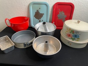 lot 325 image: Cake Baking Collection With Vintage Cake Taker