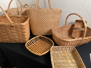 lot 336 image: Beach Baskets & Others For  Decorating