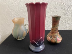 lot 7 image: Weller Vases & Artistic Piece