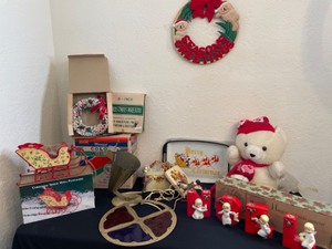lot 46A image: Vintage 1956 NAPCO Angel NOEL & Color Wheel For Tree Plus Other Holiday Goodies