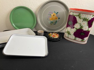 lot 137A image: Vintage Metal Trash Can, Enamelware and other Cool Items