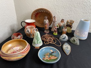 lot 315 image: Southwest Lot with Great Buffalo Sioux Pottery and Garden of the Gods Pottery From Colorado Springs Plus Other Beautiful Pieces