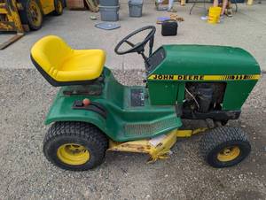 lot 1 image: John Deere 111