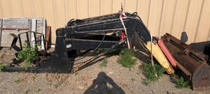 lot 71 image: Tractor Loader