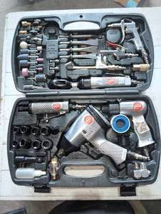 lot 56 image: DeVILBISS Air Tool Kit - Complete