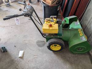 lot 31 image: John Deere 826 SnowBlower