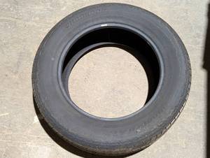 lot 76 image: Hankook Dynapro AT2 27560 R20 Tire