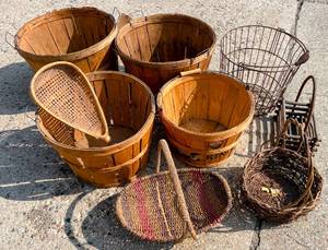lot 8 image: Wooden baskets