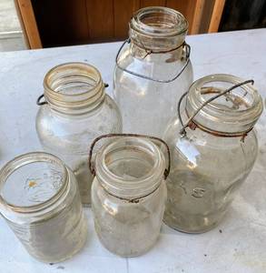 lot 9 image: 13 assorted glass jars