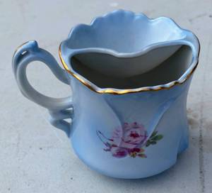 lot 10 image: 6 assorted coffee mugs