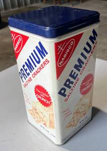lot 18 image: Antique Saltine Cracker Box