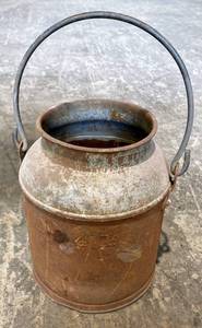 lot 22 image: 3 antique metal cans