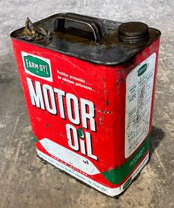 lot 23 image: Antique Farm-Oyl motor oil can