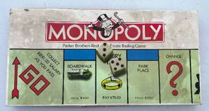 lot 33 image: 5 assorted board games