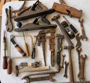 lot 79 image: Collection of Various Antique Tools