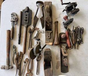 lot 81 image: Collection of Various Antique Tools