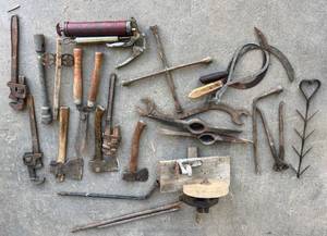 lot 83 image: Collection of Various Antiques