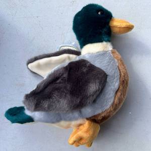 lot 107 image: Beanie Buddies