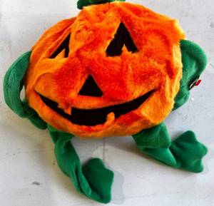 lot 121 image: Beanie Buddies