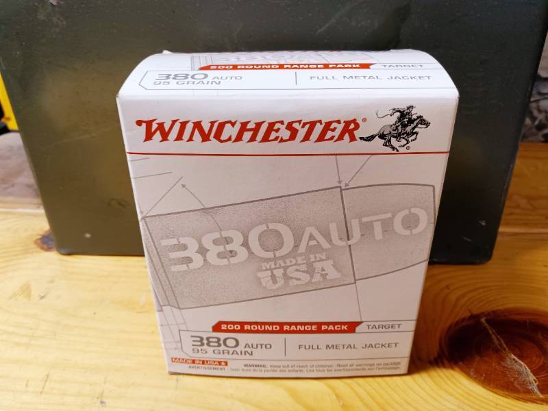 lot 50 image: Box of 200 Cartridges Winchester 380 Auto 95gr FMJ