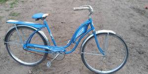 lot 100 image: Vintage AMF Roadmaster skyrider Bicycle