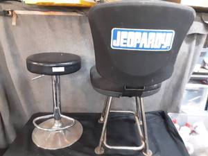 lot 79 image: 2 slot machine stools, jeopardy and other