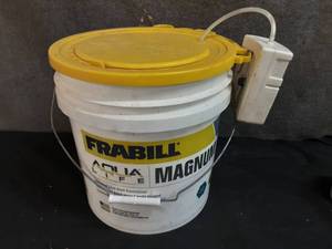 lot 86 image: Frabill Aqua-Life Bait Bucket with Aerator
