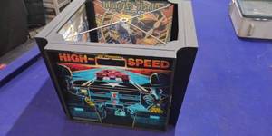 lot 51 image: 4 sided Williams pinball lampshade
