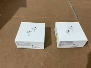 lot 14 image: LOT OF 2 AirPods Pro (2nd Generation)
