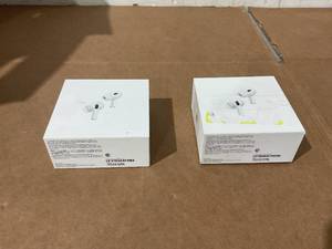 lot 15 image: LOT OF 2 AirPods Pro (2nd Generation)