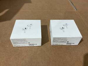 lot 17 image: LOT OF 2 AirPods Pro (2nd Generation)