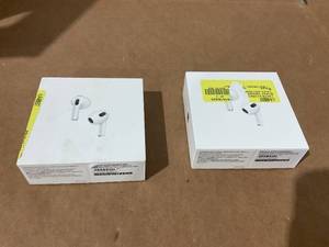 lot 22 image: LOT OF 2 AirPods (3rd Generation)