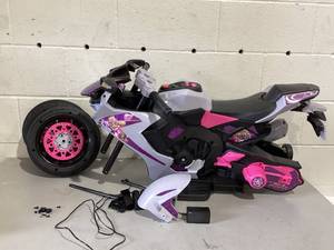 lot 471 image: Paw Patrol SKYE, Motorcycle Ride on, Kids Ages 3 Years , up to 65lbs
