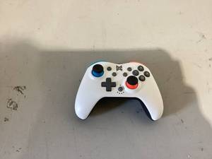 lot 600 image: Switchplate Wireless Bluetooth Gaming Controller For iOSAndroid
