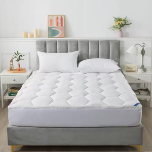 lot 553 image: Queen Size Honeycomb 1.5 Queen Polyester Soft Knit Mattress Topper