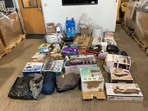 lot 700 image: Wholesale Pallet of Assorted Miscellaneous Items