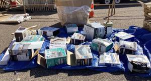 lot 712 image: Wholesale Pallet of Assorted Miscellaneous Items