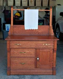 lot 1A image: Antique Victorian Style Wash Stand