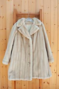 lot 7 image: Faux Fur Jacket